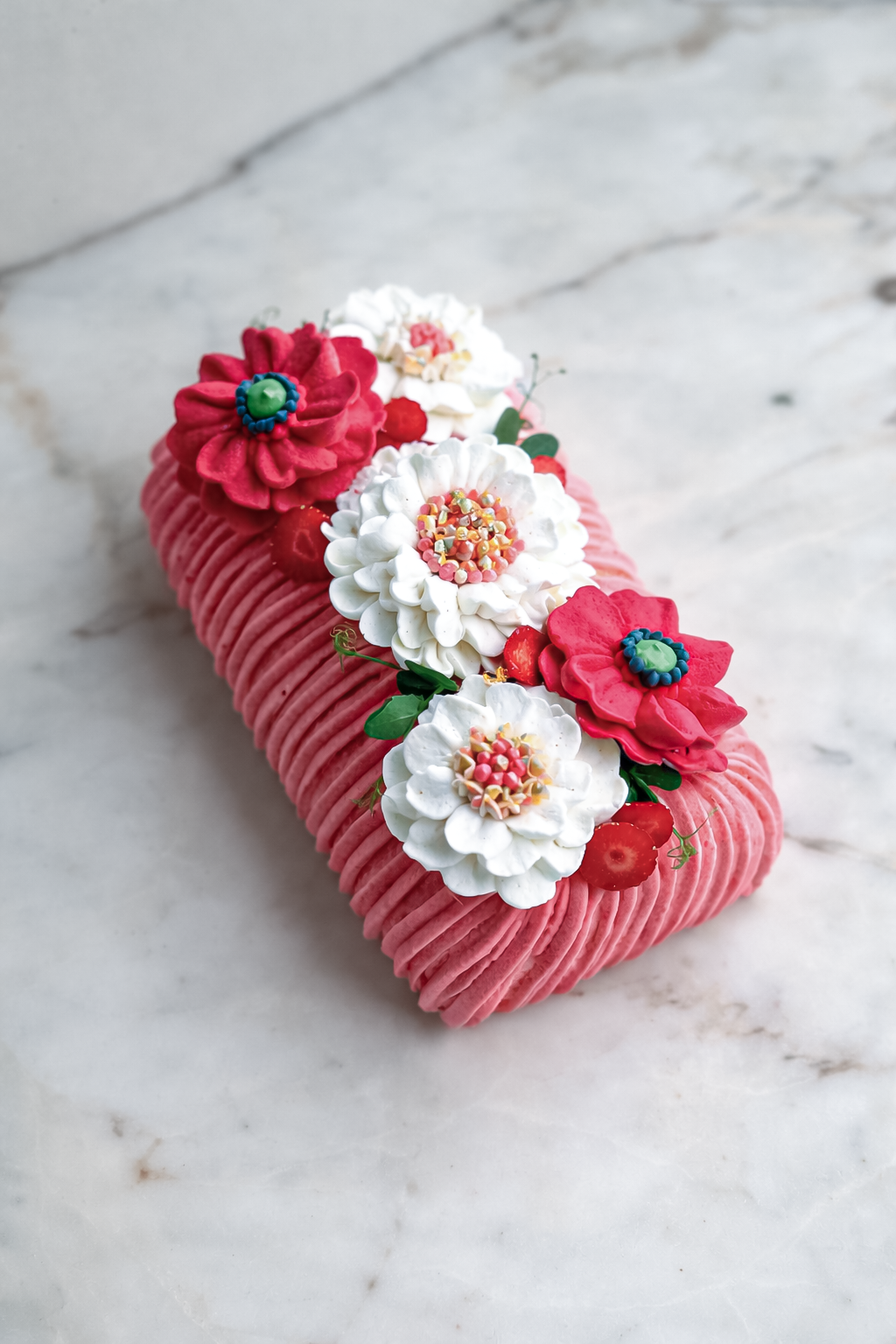 Roulé a la fraise ( 6 pers )